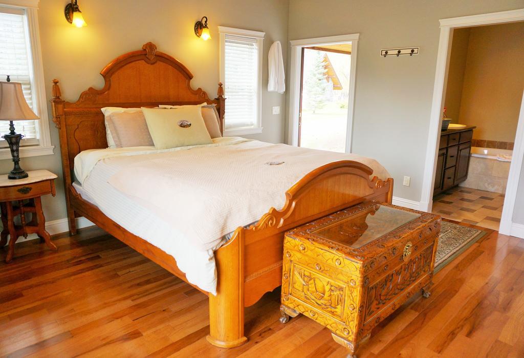 Glacier Mountain Lodge Columbia Falls Room photo